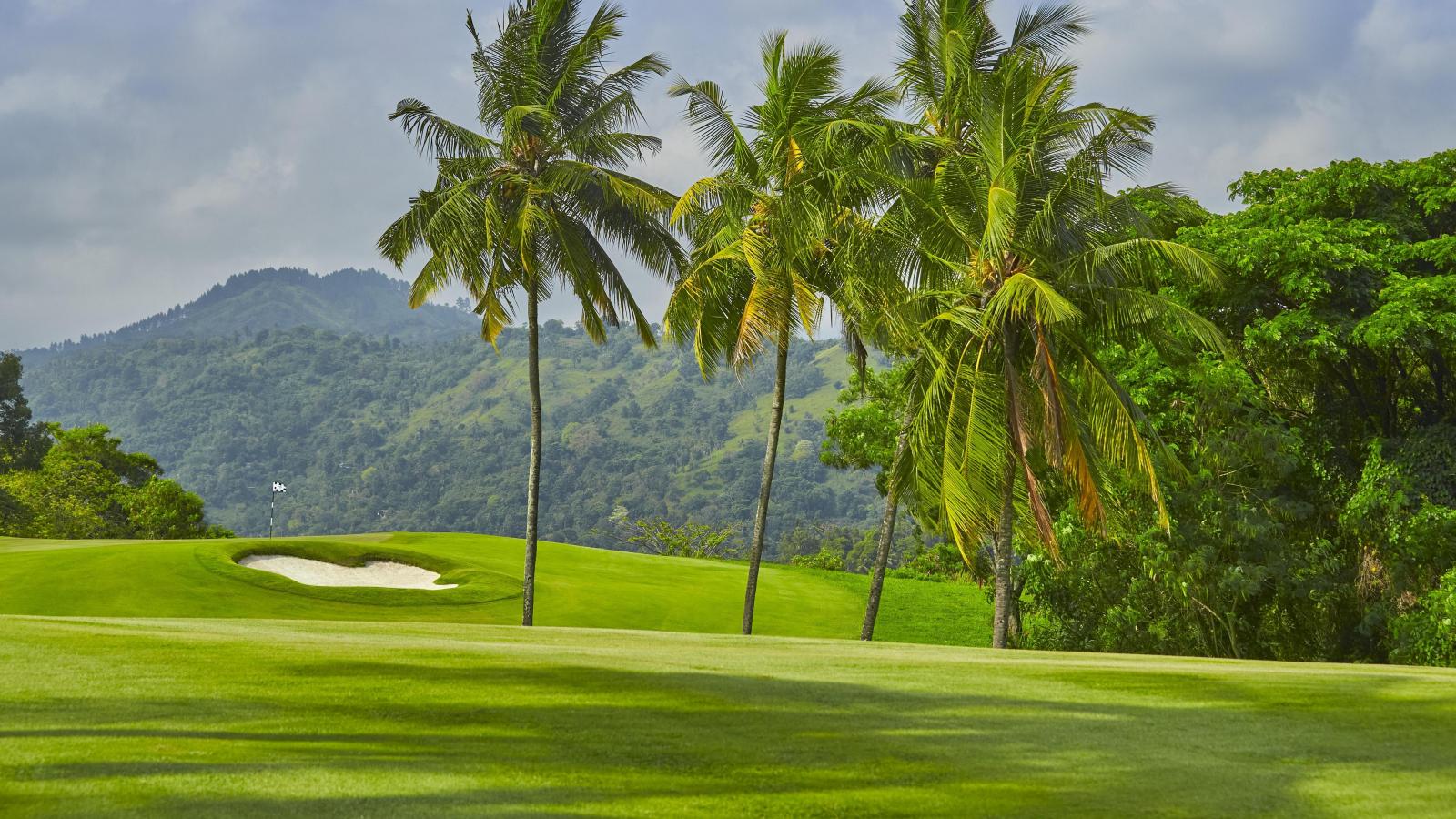 Victoria Golf Course near Victoria Lake